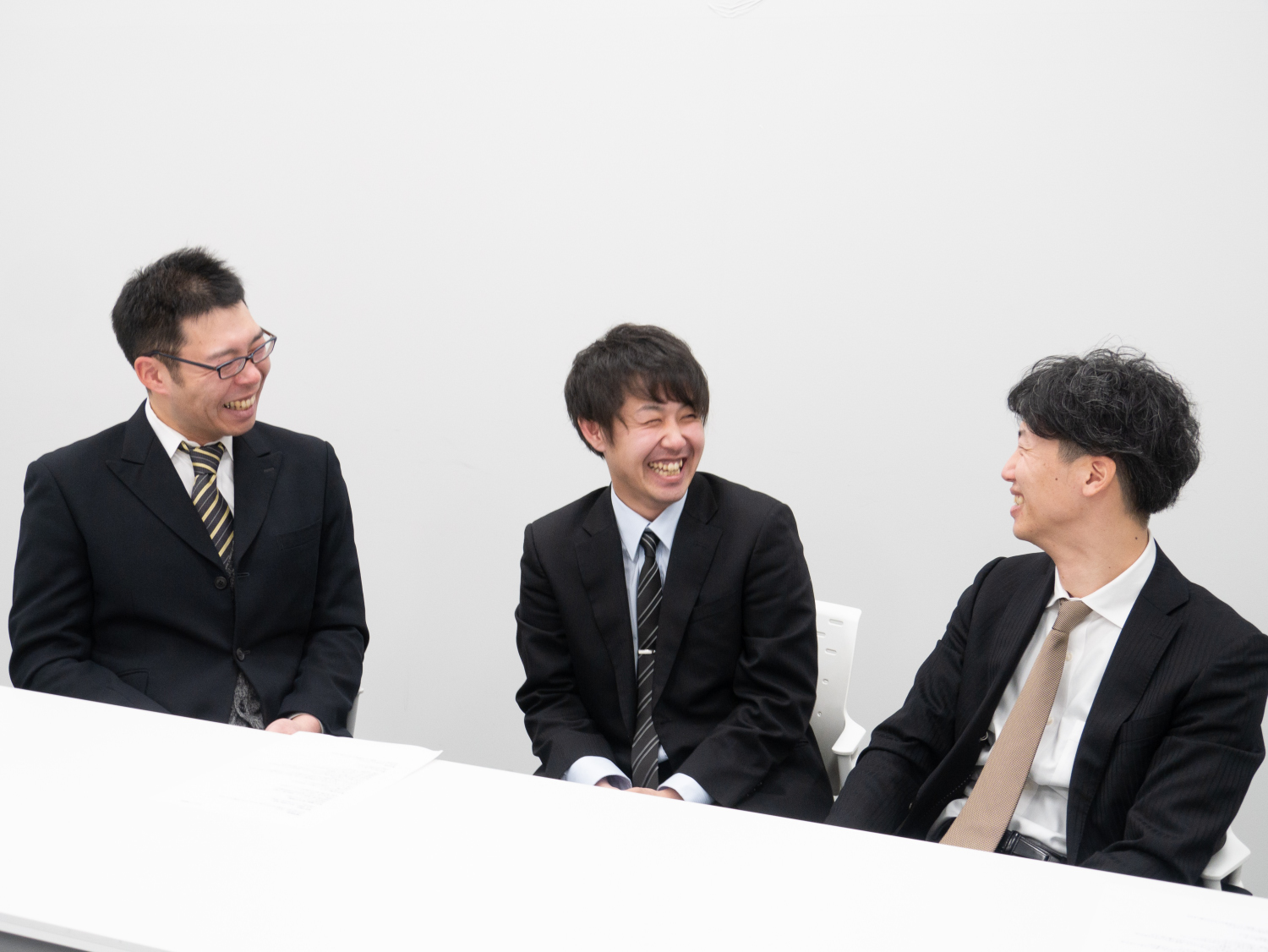 写真：松村さん、村口さん、加藤さん対談の様子